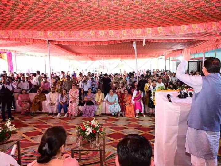 सेवा संकल्प अभियान के तहत देहरादून में आयोजित बहुउद्देशीय शिविर में मुख्यमंत्री ने किया प्रतिभाग