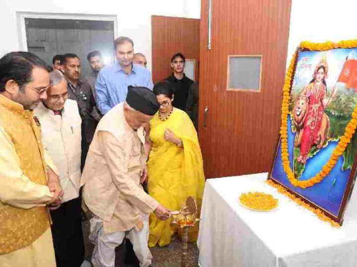 झाझरा स्थित गौतम बुद्ध चिकित्सा महाविद्यालय-सुभारती अस्पताल में राष्ट्रीय चरित्र निर्माण सम्मान समारोह का आयोजन, सामाजिक सेवा एवं विभिन्न क्षेत्रों से जुड़ी प्रतिष्ठित हस्तियों ने सहभागिता की, कार्यक्रम में शिक्षा, सामाजिक सेवा एवं विभिन्न क्षेत्रों से जुड़ी प्रतिष्ठित हस्तियों ने सहभागिता की, उत्तराखंड के पूर्व मुख्यमंत्री पद्मश्री भगत सिंह कोश्यारी ने बतौर मुख्य अतिथि की शिरकत
