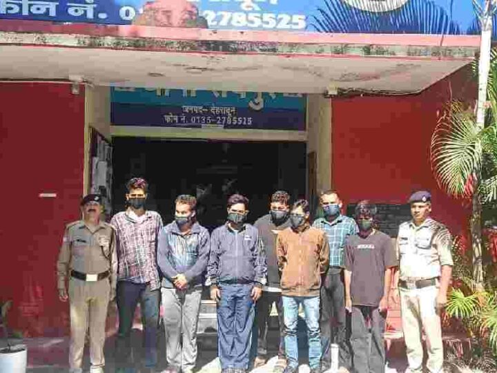 सार्वजनिक स्थान पर मारपीट करने वाले 8 व्यक्तियों को पुलिस ने किया गिरफ्तार, शराब के नशे में अलग अलग स्थानों पर किया जा रहा था हुडदंग