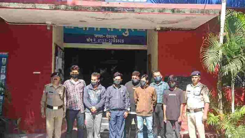 सार्वजनिक स्थान पर मारपीट करने वाले 8 व्यक्तियों को पुलिस ने किया गिरफ्तार, शराब के नशे में अलग अलग स्थानों पर किया जा रहा था हुडदंग