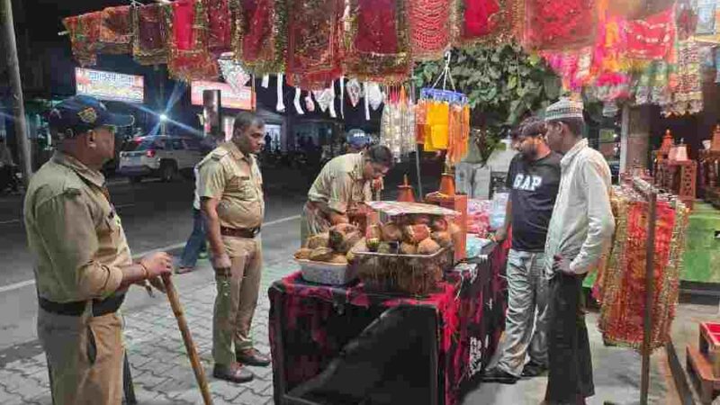अनावश्यक रूप से सड़कों पर समान फैलाकर अस्थाई अतिक्रमण कर यातायात व्यवस्था बाधित करने वालो को विरूद्ध दून पुलिस ने की कड़ी कार्यवाही