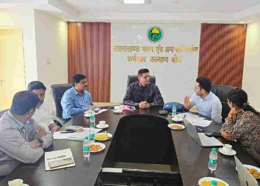 उत्तराखण्ड की CMSSY योजना का अध्ययन करने पहुंची उत्तर प्रदेश की टीम मुख्यमंत्री श्रमिक स्वास्थ्य सुरक्षा योजना बनी दूसरे राज्यों के लिए प्रेरणा, उत्तर प्रदेश की टीम ने समझा उत्तराखण्ड का मॉडल