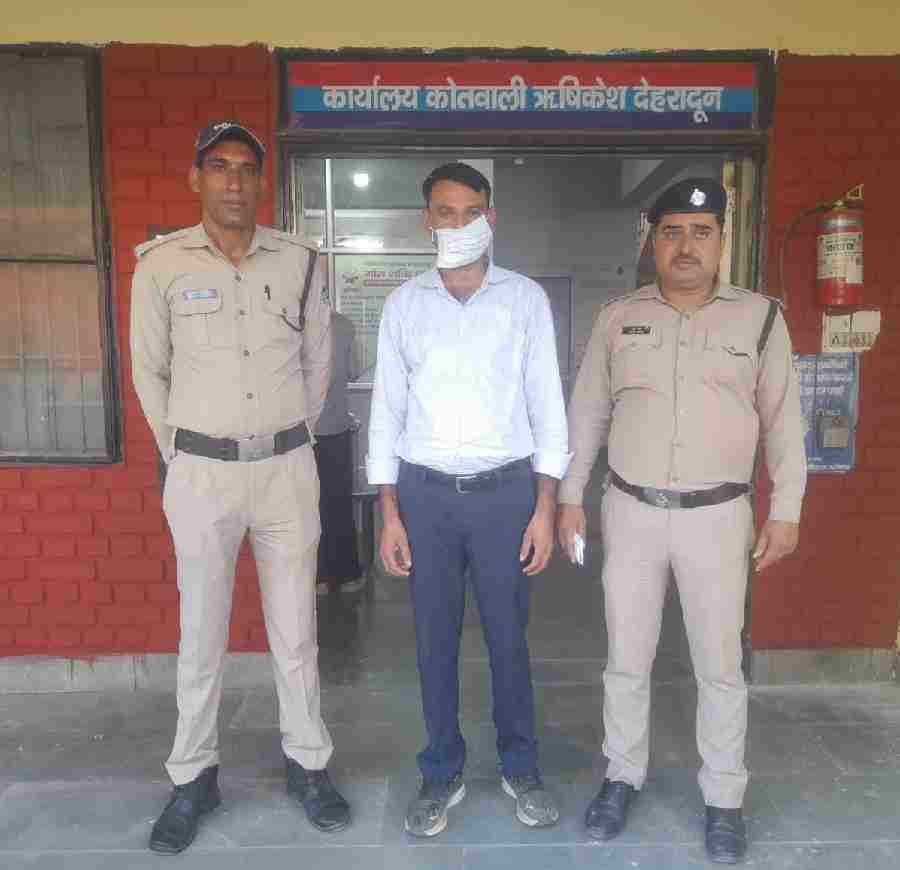 एम्स ऋषिकेश की CRE-3 भर्ती में फर्जीवाड़े का हुआ खुलासा, *बायोमेट्रिक सत्यापन में पकड़ा गया पहचान का खेल, *फर्जी अभ्यर्थी बनकर बायोमेट्रिक सत्यापन कराने आए अभियुक्त को  किया गिरफ्तार
