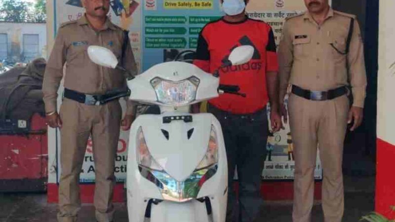 शोरूम में स्कूटी ठगी की घटना को अंजाम देने वाले शातिर ठग को दून पुलिस ने किया गिरफ्तार, मोबाइल पर फर्जी भुगतान दिखाकर हीरो शोरूम से ठगी कर प्राप्त की थी स्कूटी