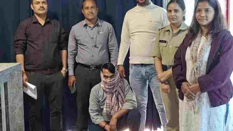 अवैध शराब की रोकथाम हेतु आबकारी विभाग की छापेमारी जारी, भारी मात्रा में शराब के साथ एक अभियुक्त गिरफ्तार