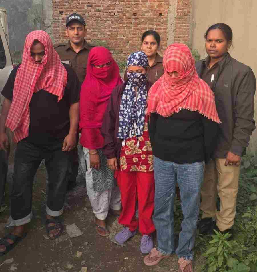 किराये के कमरे में चल रहे जिस्मफरोशी के धंधे का दून पुलिस ने किया पर्दाफाश, अनैतिक देह व्यापार के धंधे को संचालित कर रही महिला सहित 4 अभियुक्तों को पुलिस ने किया गिरफ्तार