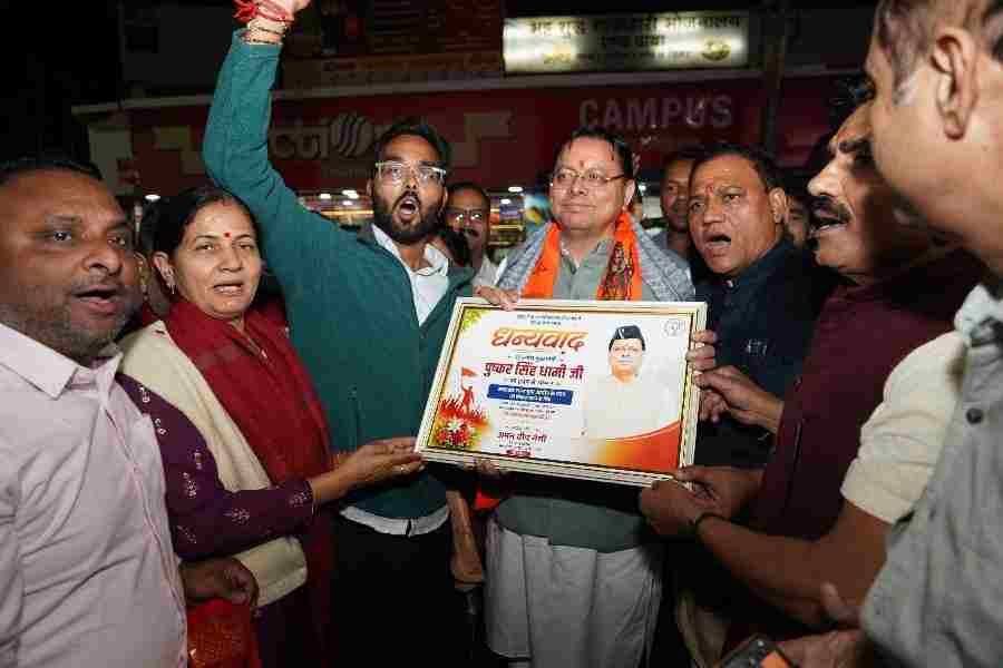 ऋषिकेश में मुख्यमंत्री धामी का स्थानीय लोगों एवं युवाओं ने किया भव्य स्वागत, उत्तराखंड राज्य युवा आयोग के गठन के लिए युवाओं ने मुख्यमंत्री का जताया आभार
