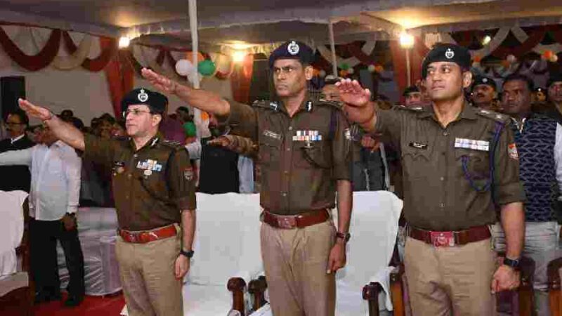 राष्ट्रीय एकता दिवस के अवसर पर गुजरात के एकता नगर में आयोजित एकता परेड 2026 का जनपद के समस्त थानों में किया गया सीधा प्रसारण